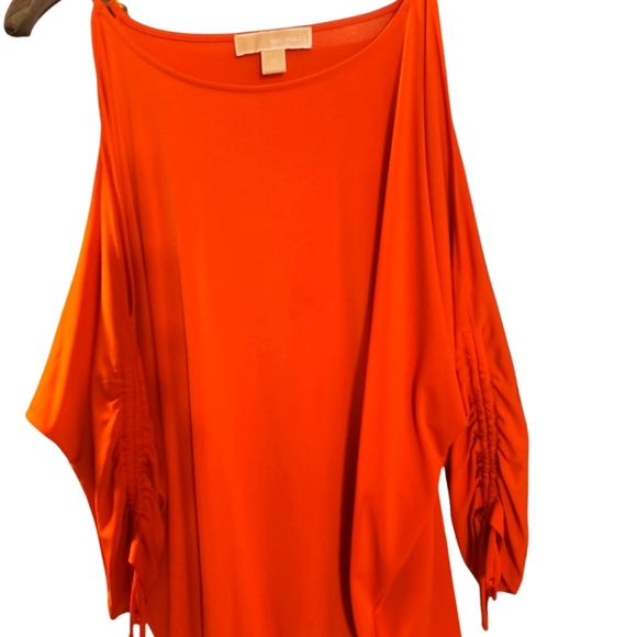 MICHAEL Michael Kors Tops - Micheal Kors ruching sleeve Top sz medium